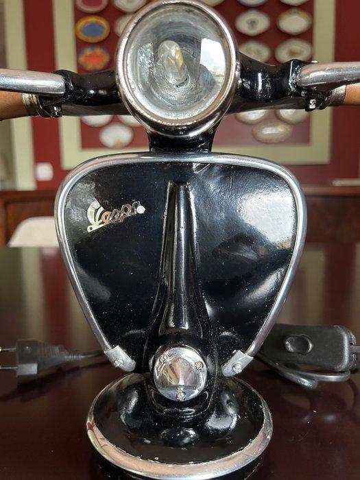Vespa - Tafellamp - Uniek en bijzonder decoratiestuk -, Antiek en Kunst, Curiosa en Brocante