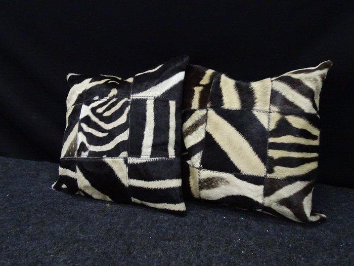 Cushion covers - Kussen (2), Verzamelen, Dierenverzamelingen