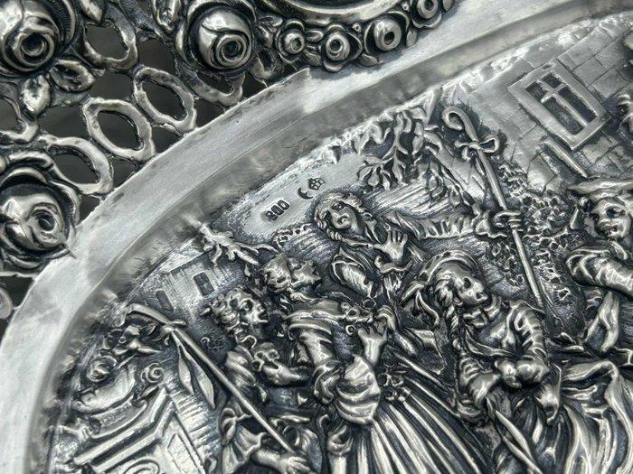 Hanau - Serveerschaal - .800 zilver - Zilveren gewicht 325, Antiek en Kunst, Antiek | Zilver en Goud
