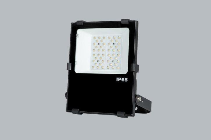 TM Led verlichting LED Breedstraler 150W 4000K Helder Wit, Auto diversen, Autogereedschap, Verzenden