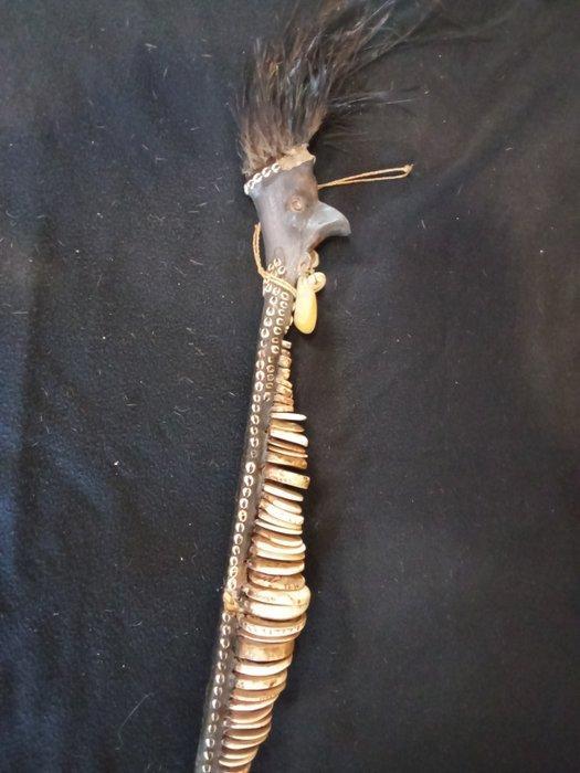 Zoomorphic-Casuaris Lumi Money Stick with Dagger, West, Antiek en Kunst, Kunst | Niet-Westerse kunst
