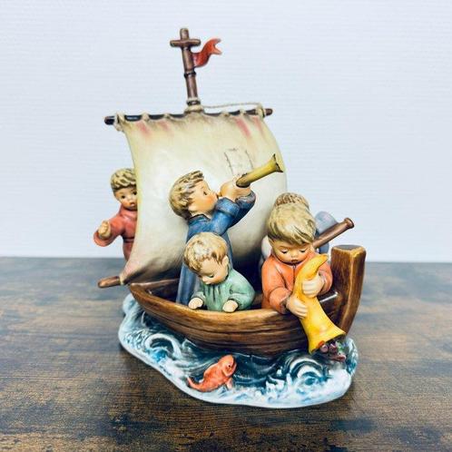 Hummel # 530 - Land in Sight - TMK 7 - Boxed - Beeldje -, Antiek en Kunst, Curiosa en Brocante