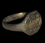 Middeleeuws Brons ring. Uitstekende staat. (Zonder