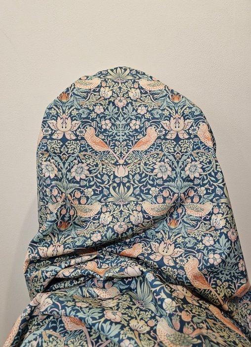 Weefsel William Morris geïnspireerd door Engels Strawberry, Antiek en Kunst, Antiek | Tapijten, Tafelkleden en Textiel