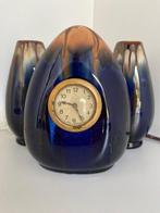 Horloge et parure de cheminée (3) - Faïencerie de Thulin -, Antiquités & Art