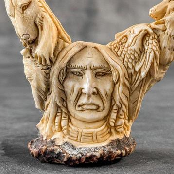 Snijwerk, NO RESERVE PRICE - An Indian American Totem