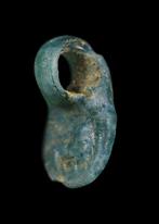 Late Romeins Turquoise glas Schijfhanger met leeuw (Zonder