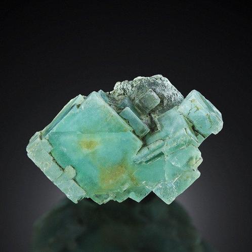 Zeer zeldzaam! OUDE VONDST Turquoise Groene FLUORITE uit, Verzamelen, Mineralen en Fossielen