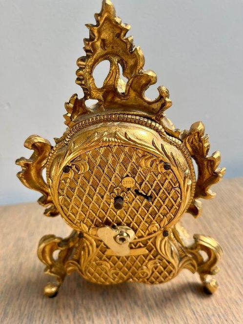 pendule met opwind mechanism .Slinger Klok met gong op het, Antiek en Kunst, Curiosa en Brocante