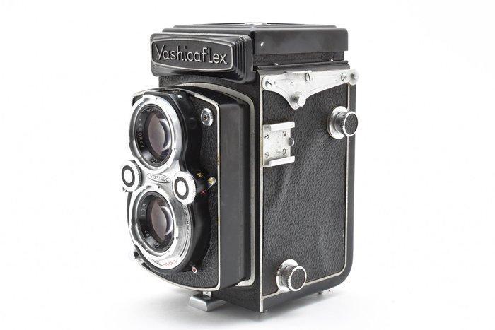 Yashica Yashicaflex New B 6x6 with 3.5/80mm and leathercase, Audio, Tv en Foto, Fotocamera's Analoog