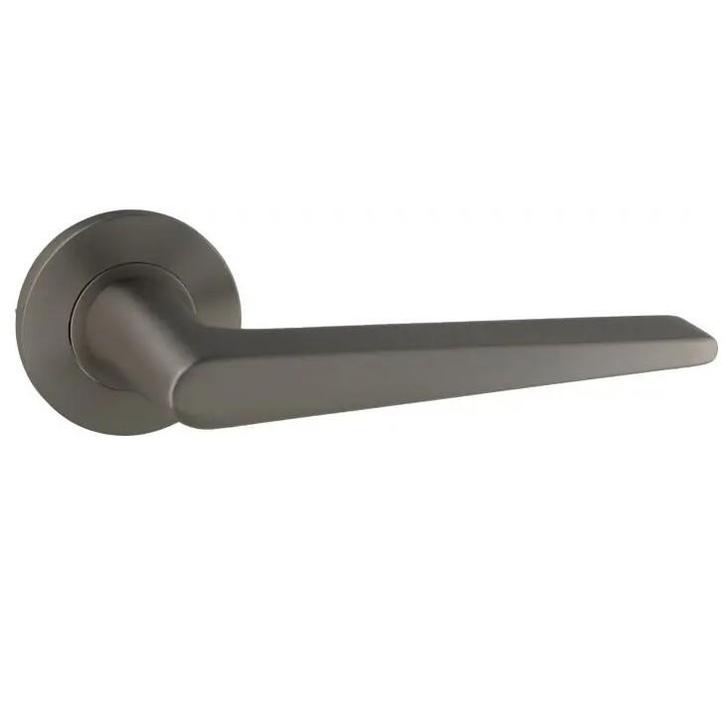 Deurklink Vigo op rond rozet PVD antraciet, Doe-het-zelf en Bouw, Hang- en Sluitwerk, Klink of Kruk, Nieuw, Overige materialen