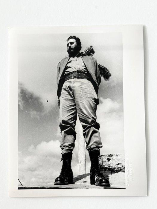 Alberto Korda (1928–2001) - Imponente imagen de un Fidel, Antiek en Kunst, Kunst | Designobjecten