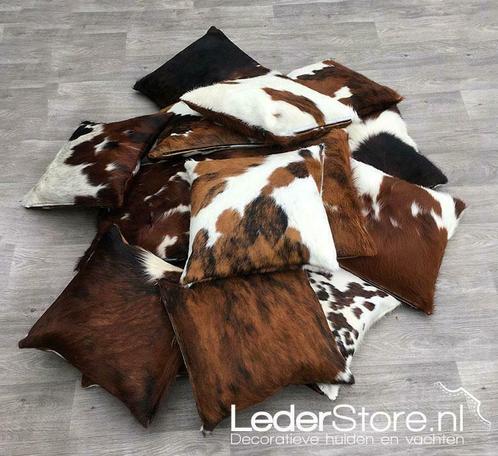 Lederstore.nl | Koeienhuid kussens en dierenhuid sierkussens, Maison & Meubles, Accessoires pour la Maison | Coussins, Enlèvement ou Envoi