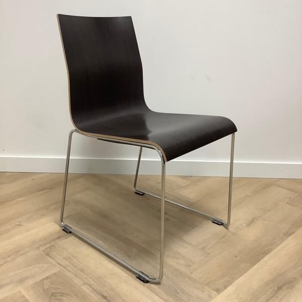 Tweedehands kantinestoel / stapelstoel, MDF bruin - chroom, Huis en Inrichting, Stoelen, Gebruikt, Eén