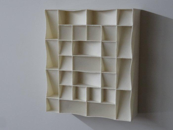 2026 - 20 Wit minimalistisch wandrelief, Antiek en Kunst, Kunst | Designobjecten