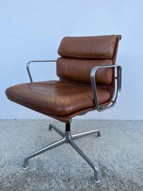 ICF - Charles & Ray Eames - Fauteuil - Soft Pad Chair EA 208, Antiek en Kunst, Antiek | Meubels | Stoelen en Sofa's