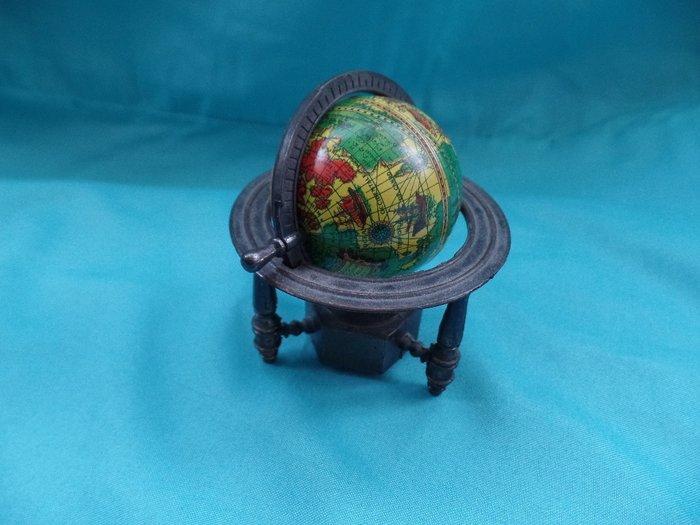 17 verschillende metalen miniatuur puntenslijpers – Play/Me, Antiquités & Art, Antiquités | Jouets