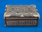 Kist - Schatulle – handwerk – marquetterie met parelmoer en