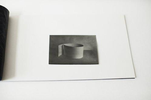 Ros Khavro - Abstract - Art book (Still life), Collections, Appareils photo & Matériel cinématographique