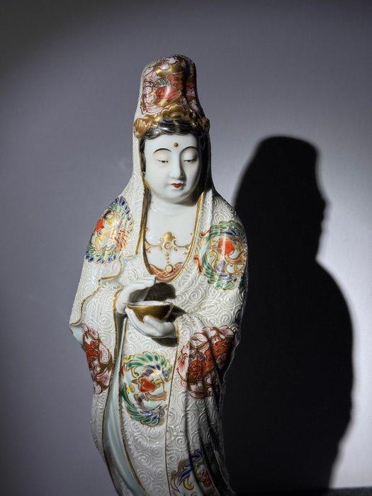 A Kutani-ware statue of the Kannon Bodhisattva - Beeld, Antiquités & Art, Antiquités | Autres Antiquités