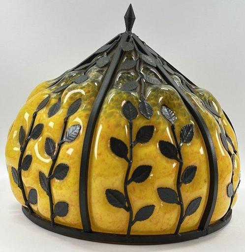 Lamp - Glazen lampenkap met bladdecoratie – Frankrijk -, Antiek en Kunst, Curiosa en Brocante