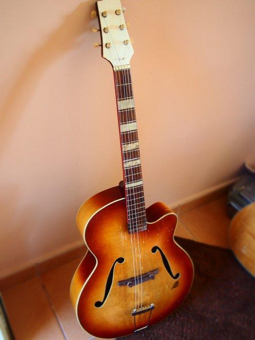 Framus - Archtop - - Archtopgitaar - Duitsland - 1958, Muziek en Instrumenten, Snaarinstrumenten | Gitaren | Akoestisch