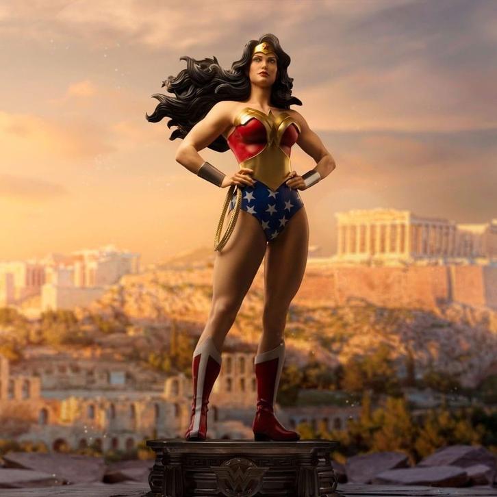 DC Comics Legacy Replica Statue 1/4 Wonder Woman 56 cm, Verzamelen, Film en Tv, Ophalen of Verzenden
