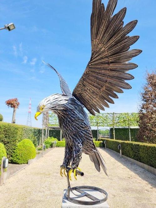 Beeldje - Flying Eagle - metal, Antiek en Kunst, Kunst | Designobjecten