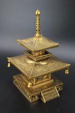 Armoire - Fer, Revêtement en or - Attributed to the Komai
