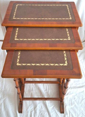 Tables gigognes (3) - Bois, Faux cuir - Conception imitation