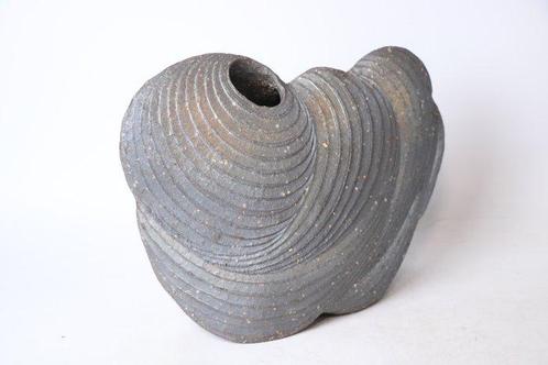 Vase moderne en Mashiko Ware avec surface ondulée en, Antiek en Kunst, Antiek | Overige Antiek