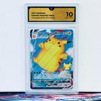 Pokémon Graded card - Surfing Pikachu VMAX #009 Celebrations, Hobby en Vrije tijd, Verzamelkaartspellen | Pokémon, Nieuw