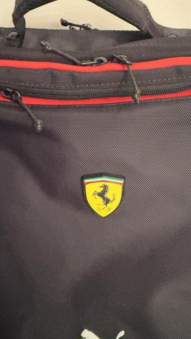 Ferrari - Formule 1 - Trolley da viaggio - 2024 -, Verzamelen, Automerken, Motoren en Formule 1