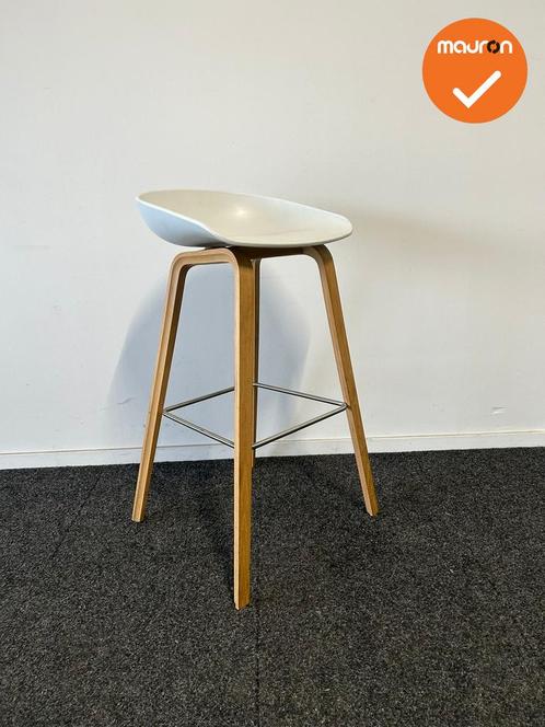 Witte barkruk - hout 4 poots onderstel - zithoogte 76cm, Zakelijke goederen, Kantoor en Winkelinrichting | Kantoormeubilair en Inrichting