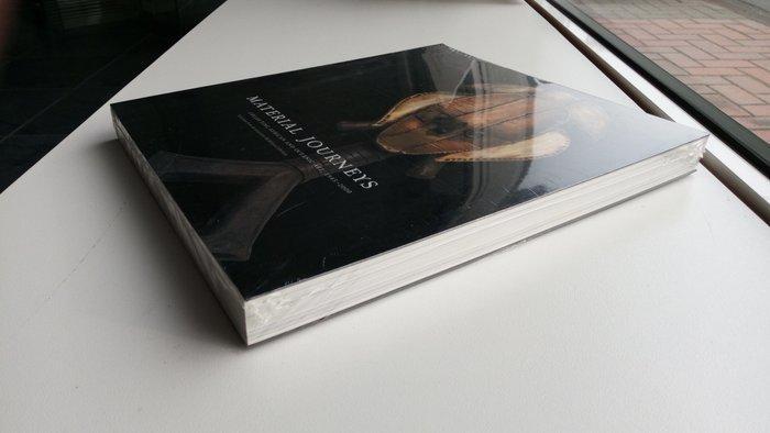 Book : - Material Journey - Collecting African And Oceanic, Antiek en Kunst, Kunst | Niet-Westerse kunst
