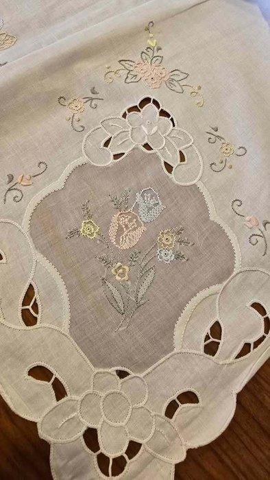 Betoverend set beddengoed en kussenslopen uit opa en omas, Antiek en Kunst, Antiek | Tapijten, Tafelkleden en Textiel