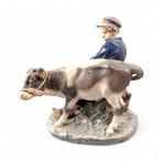 Royal Copenhagen - Beeldje - Boy walking to the field with