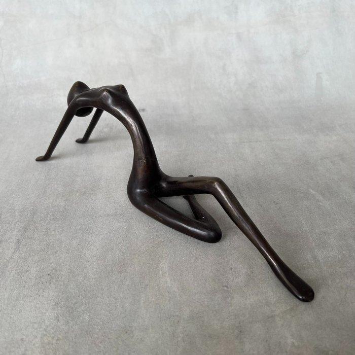 Beeld, NO RESERVE PRICE - Stretching Lady - 9 cm - Brons, Antiek en Kunst, Kunst | Designobjecten