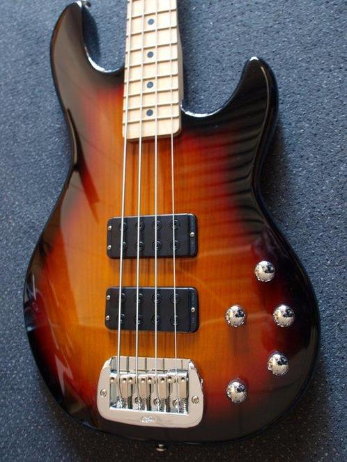 G&L - M2000 Tribute 3tone sunburst MP bass 4-string -  -, Muziek en Instrumenten, Snaarinstrumenten | Gitaren | Akoestisch