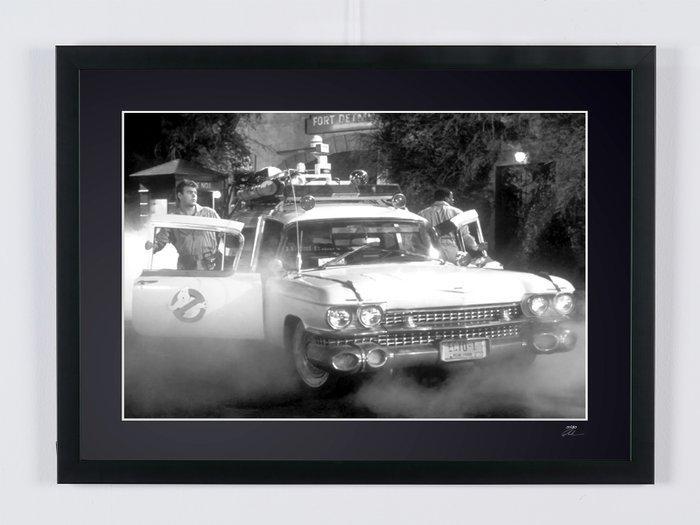 Ghostbusters - Cast Team Behind The Scenes with Ecto 1 -, Collections, Cinéma & Télévision
