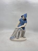 Wagner and Apel - Beeldje - Porcelain figurines of a