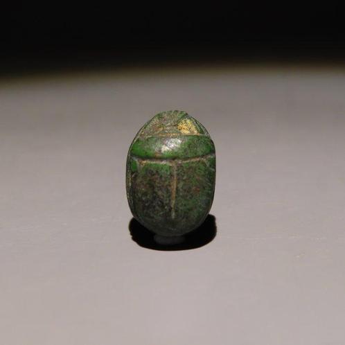 Oud-Egyptisch Faience Scarabee met de naam van farao, Verzamelen, Mineralen en Fossielen