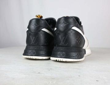 Louis Vuitton - Monogram Leather Run away Sneakers - beschikbaar voor biedingen