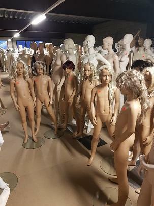 *TIP*  Gebruikt kinderpoppen etalagepoppen incl. pruik, Zakelijke goederen, Kantoor en Winkelinrichting | Winkel en Inventaris