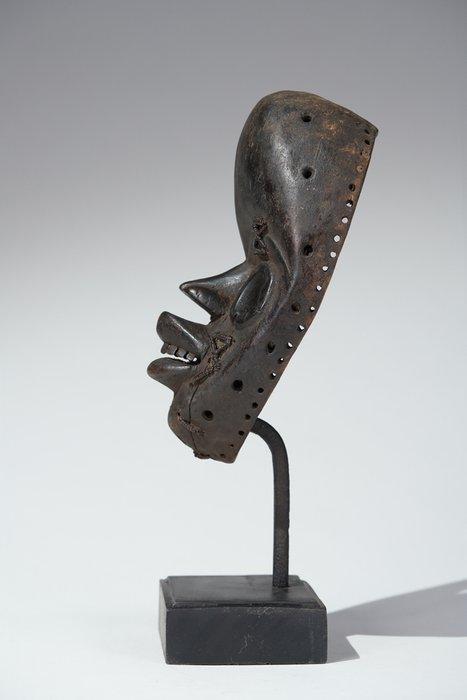 Een houten masker - Dan - Ivoorkust (Zonder Minimumprijs), Antiek en Kunst, Kunst | Niet-Westerse kunst