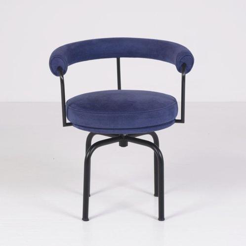 Cassina - Charlotte Perriand, Le Corbusier, Pierre Jeanneret, Antiek en Kunst, Kunst | Designobjecten