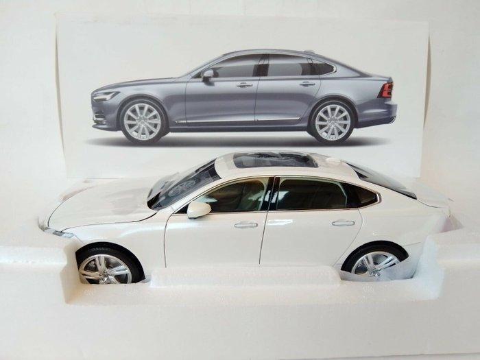 Paudi Model 1:18 - Modelauto - Volvo S90 - 2020, Hobby en Vrije tijd, Modelauto's | 1:5 tot 1:12