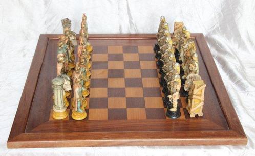 Schaakspel - Romanos contra barbaros - hout, hars, Antiek en Kunst, Curiosa en Brocante