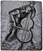 Buderus - Heinrich Moshage - Reliëf, Die Cellospielerin -