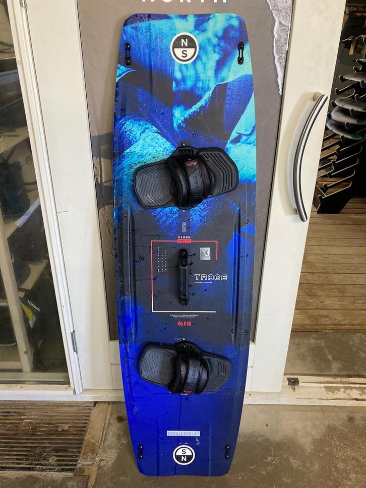 2025 North Trace TT Board 155x46cm Flex TT Bindings L/XL, Watersport en Boten, Kitesurfen, Binding, Gebruikt
